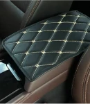 Thumbnail 1 of Универсален кожен калъф подложка за подлакътник на автомобил 29 cm x 17 cm черно с бял шев