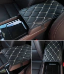 Thumbnail 12 of Универсален кожен калъф подложка за подлакътник на автомобил 29 cm x 17 cm черно с бял шев