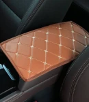 Thumbnail 1 of Универсален кожен калъф подложка за подлакътник на автомобил 29 cm x 17 cm кафяво с бежов шев
