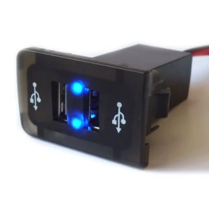 Снимка на USB зарядно с два USB изхода за автомобил Голф 4/Бора 4 VW Golf 4 Bora 4 Син Цвят