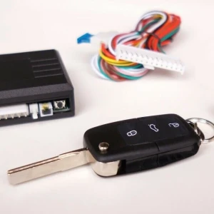 Снимка на Универсален модул централно закл./откл. за автомобил с 2 дистанционни