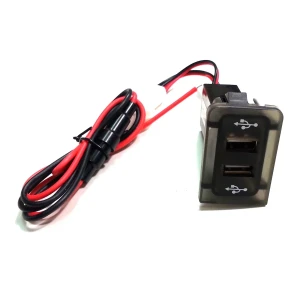 Снимка на USB зарядно с два USB изхода за автомобил Голф 4/Бора 4 VW Golf 4 Bora 4 Червен Цвят